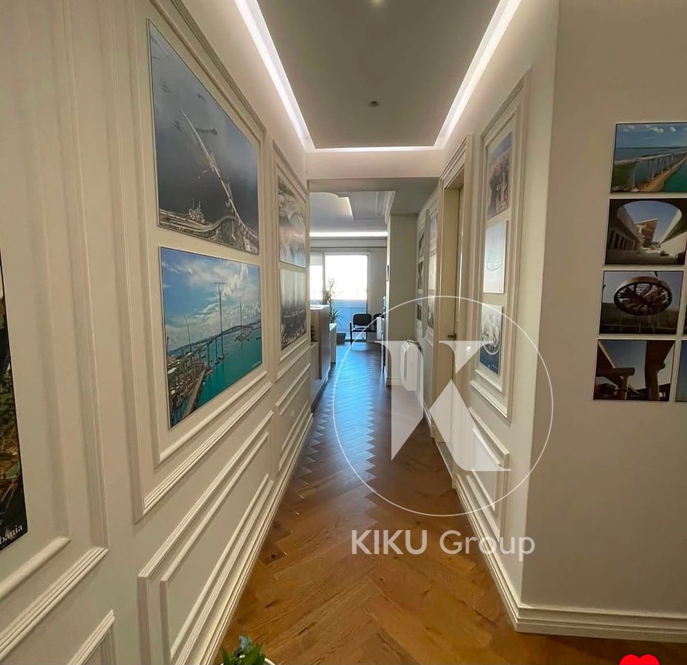 Jepet me Qira Zyrë 3+1+2 – Blloku, Tiranë