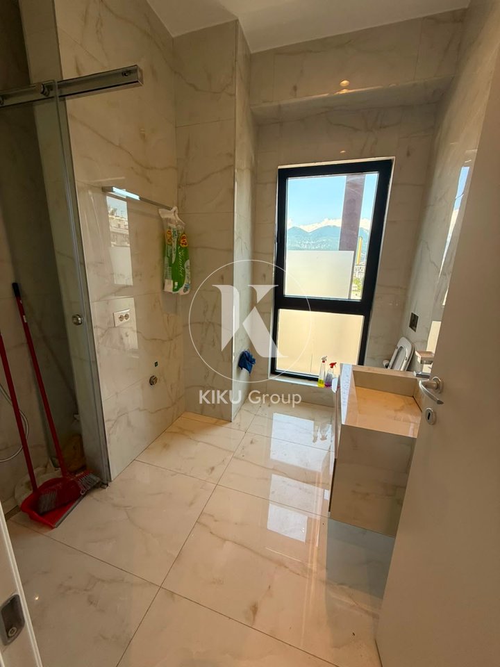 Spazio Ufficio in Affitto con 1 Posto Auto – Garden Building
