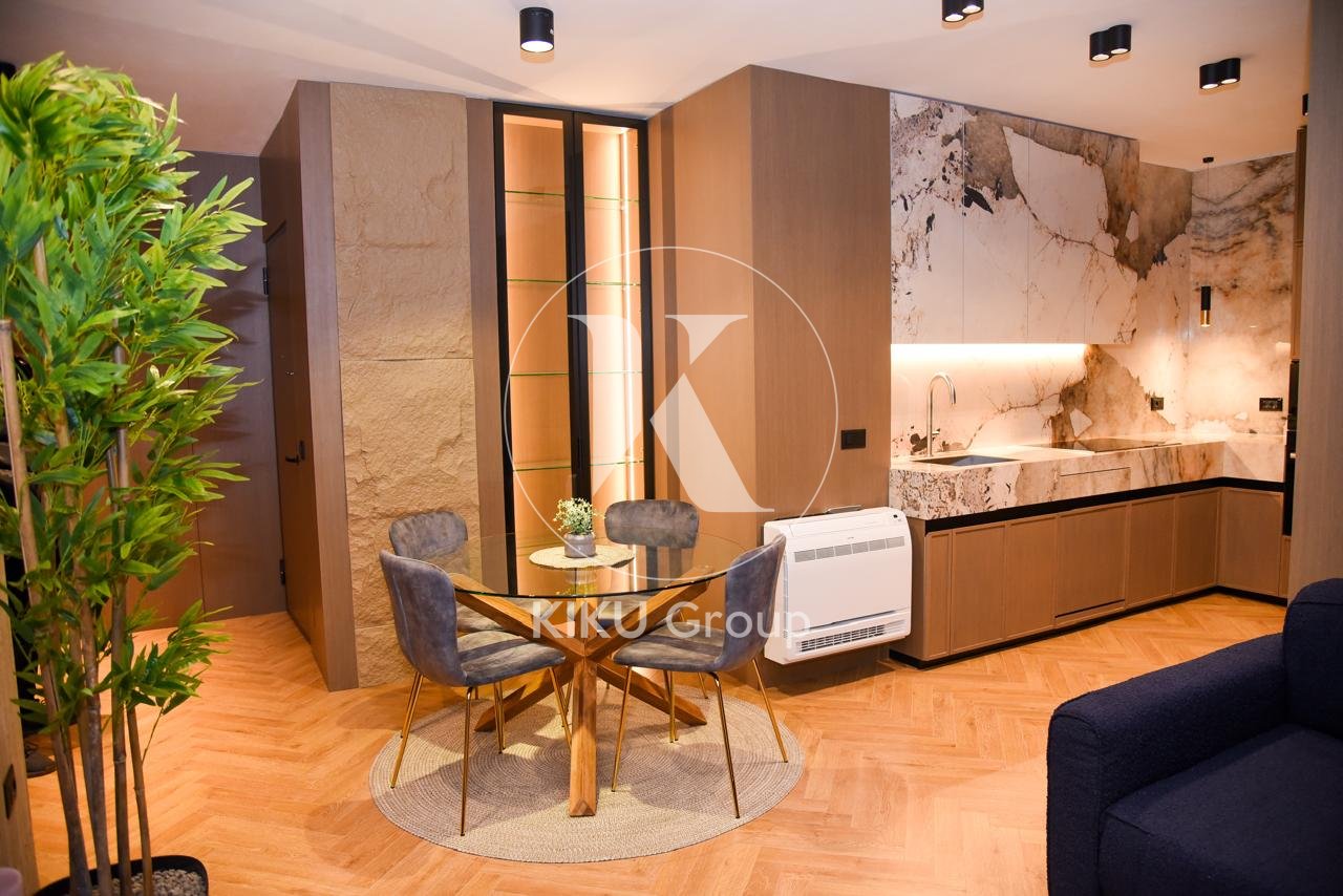 Apartament 2+1 Luksoz me Qira – Ish Ekspozita, Tiranë