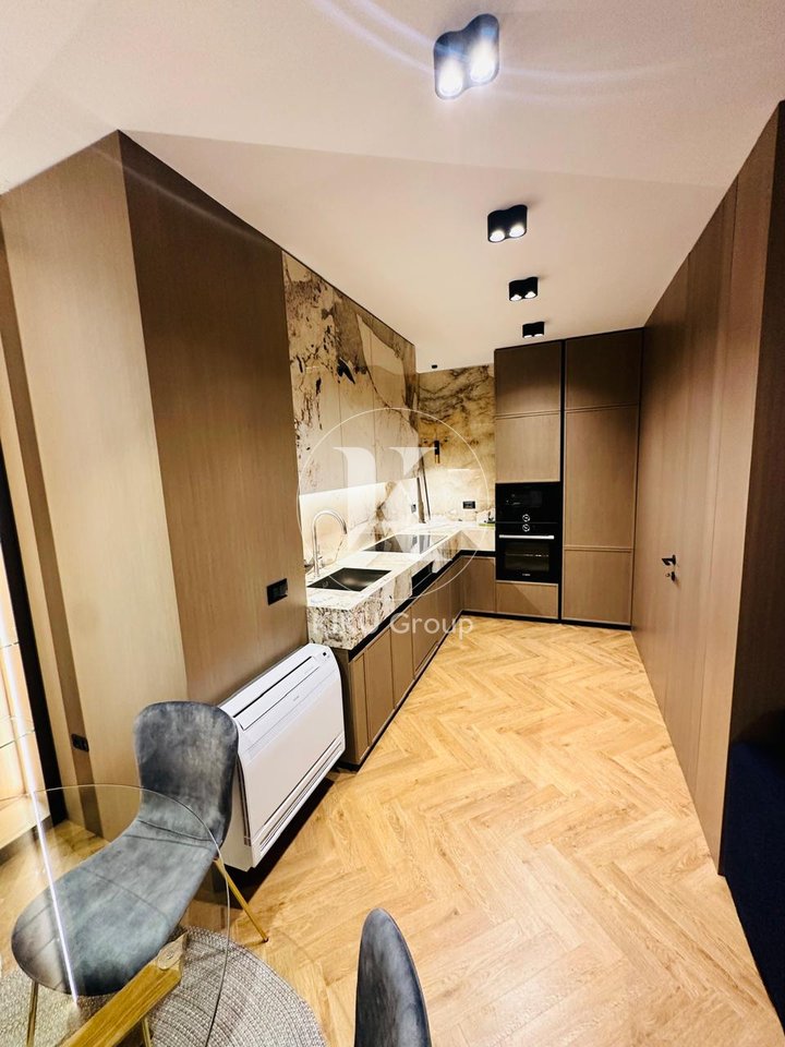 Apartament 2+1 Luksoz me Qira – Ish Ekspozita, Tiranë