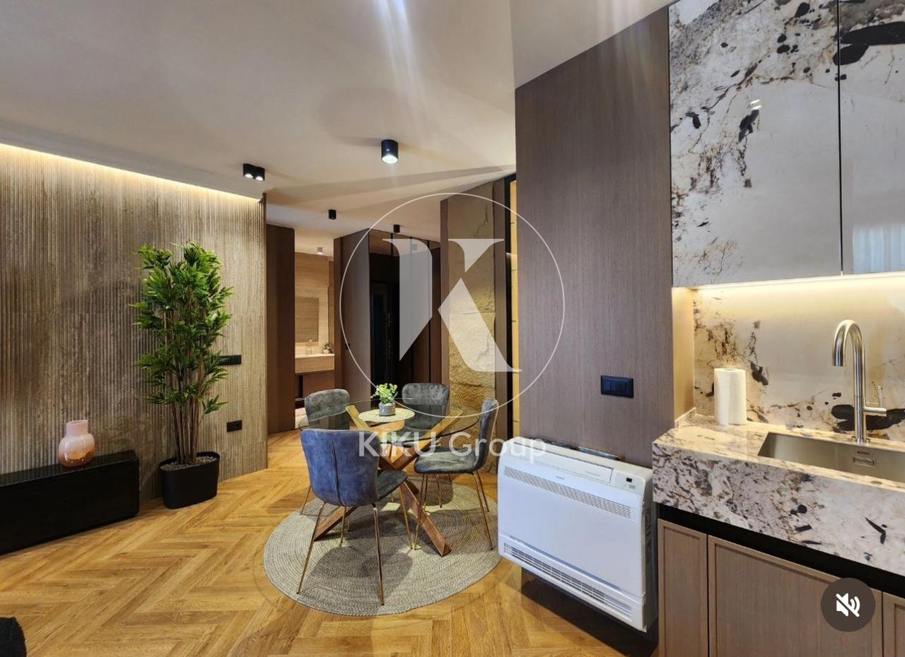 Apartament 2+1 Luksoz me Qira – Ish Ekspozita, Tiranë