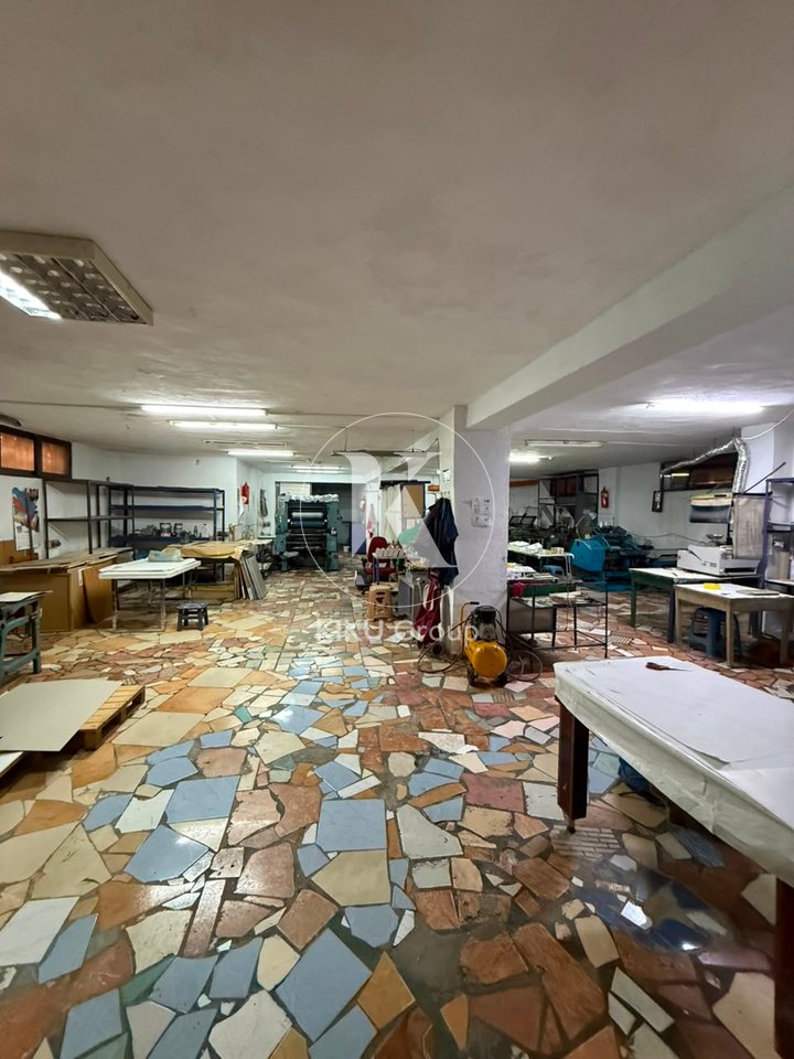 Locale Commerciale in Affitto – 9 Piani, Centro, Tirana
