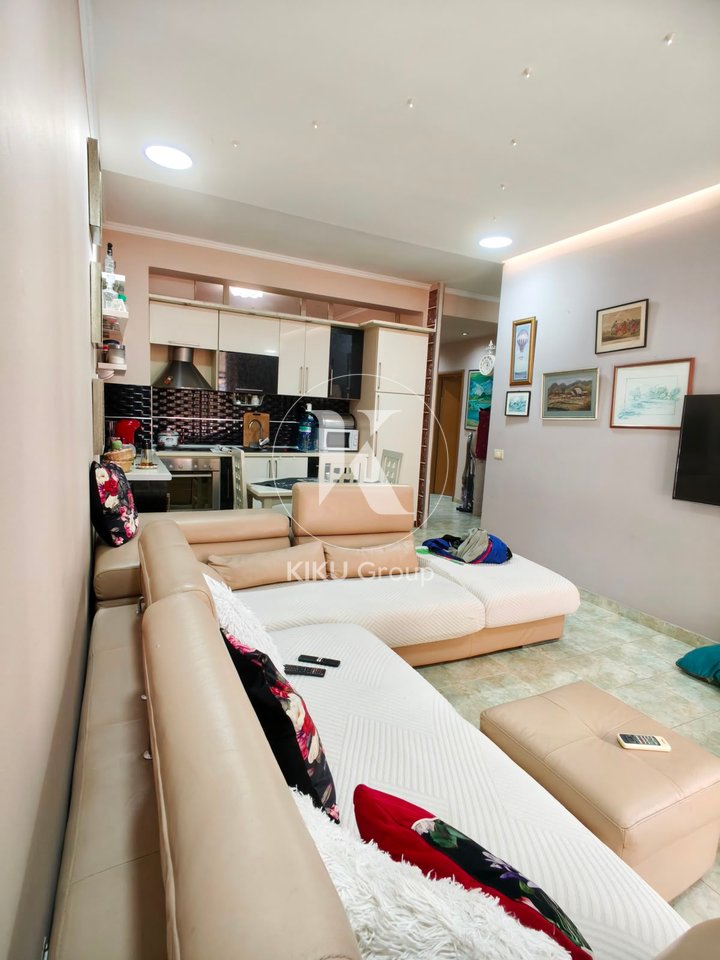 Shitet Apartament 3+1+2 – Yzberish, Tiranë