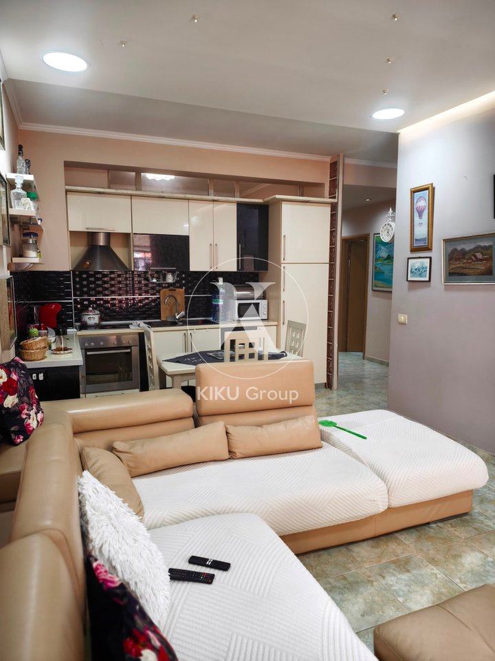 Shitet Apartament 3+1+2 – Yzberish, Tiranë