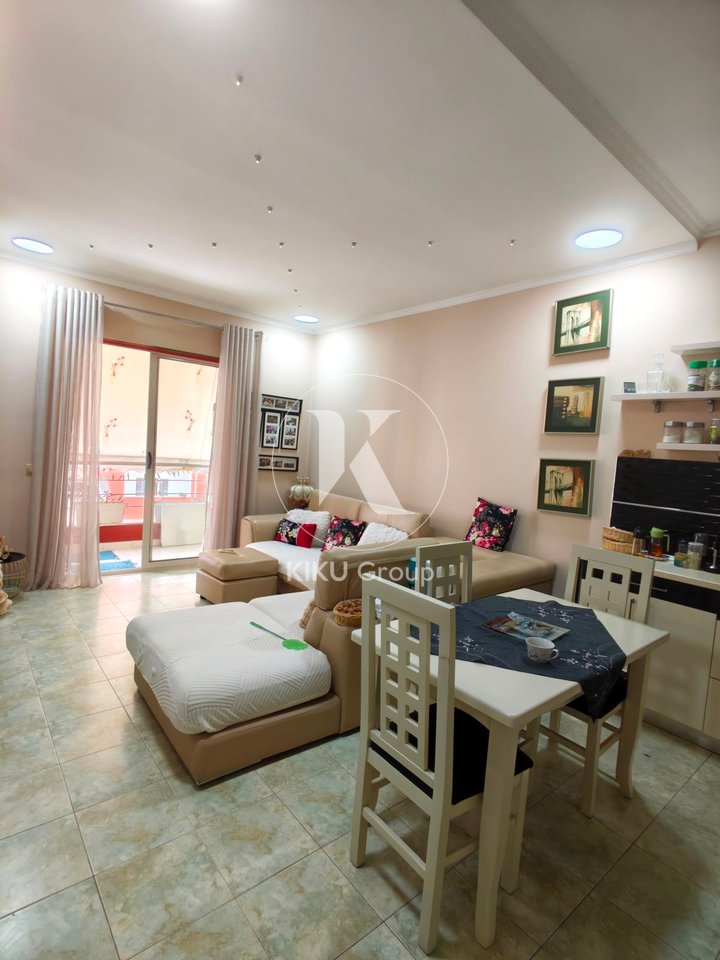 Shitet Apartament 3+1+2 – Yzberish, Tiranë