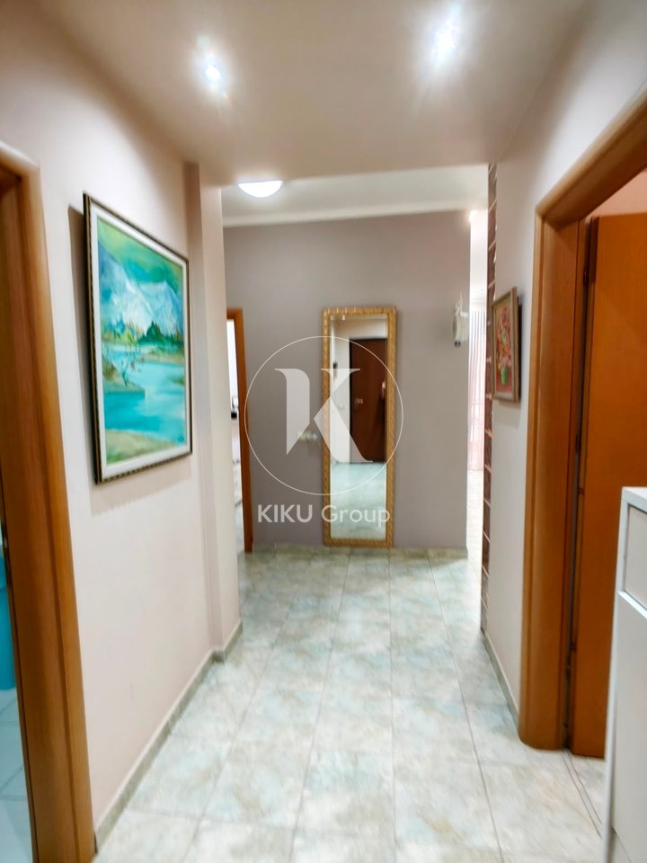 Shitet Apartament 3+1+2 – Yzberish, Tiranë