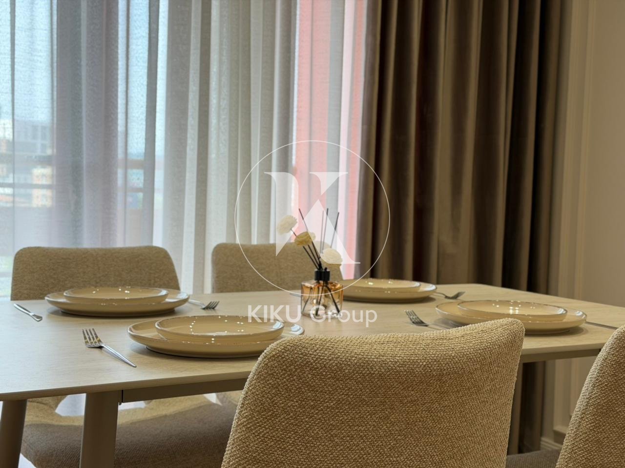 SHITET VILË LUKSOZE 2 Poste Parkimi – FARKË, LISI I ARTË