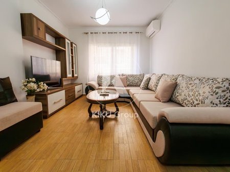 Appartamento 4+1+2 in affitto nel centro, via Durrës, Tirana