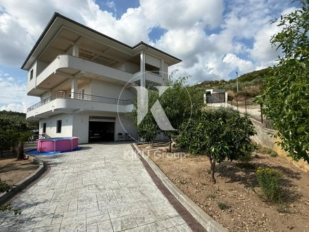 VILË PËR SHITJE – FARKE