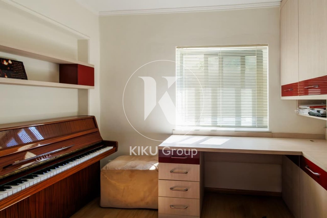 Appartamento 4+1+2 in affitto nel centro, via Durrës, Tirana
