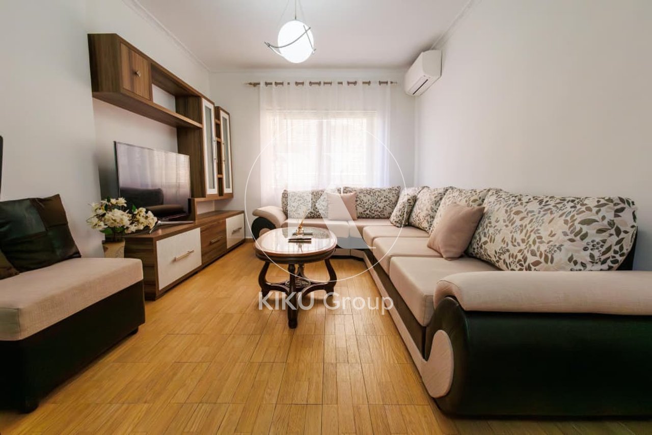 Appartamento 4+1+2 in affitto nel centro, via Durrës, Tirana