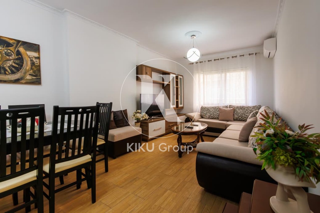 Appartamento 4+1+2 in affitto nel centro, via Durrës, Tirana
