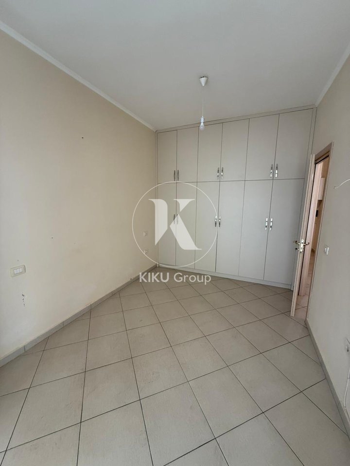 Shitet Apartament 1+1 në Kika 2