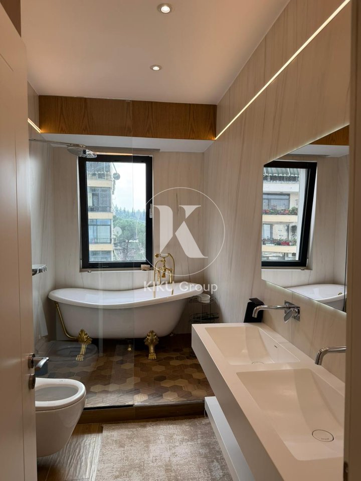 Shitet apartament 2+1 + 2 tualete Ambassador 3, prane stadiumit air albania