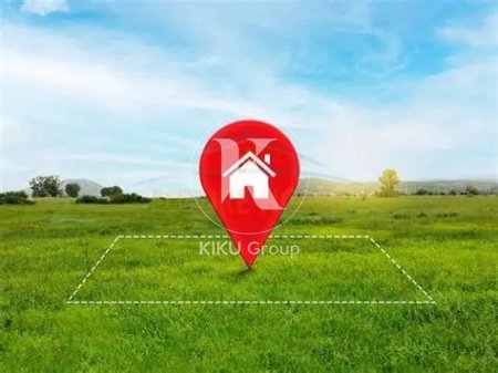 Shitet Tokë në Rinas