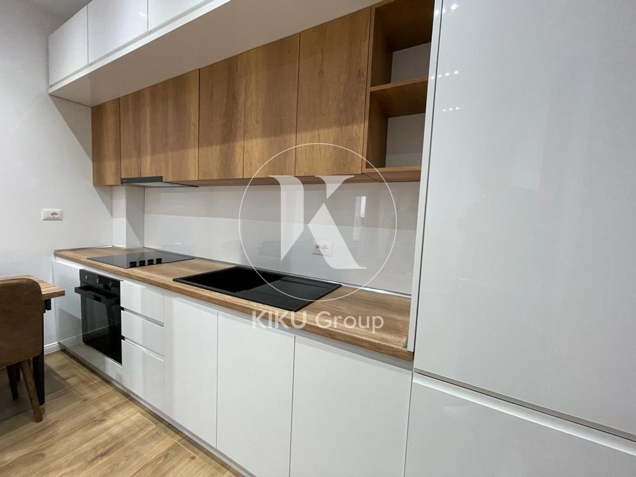 🏠 Jepet Apartament me Qira – Komuna e Parisit