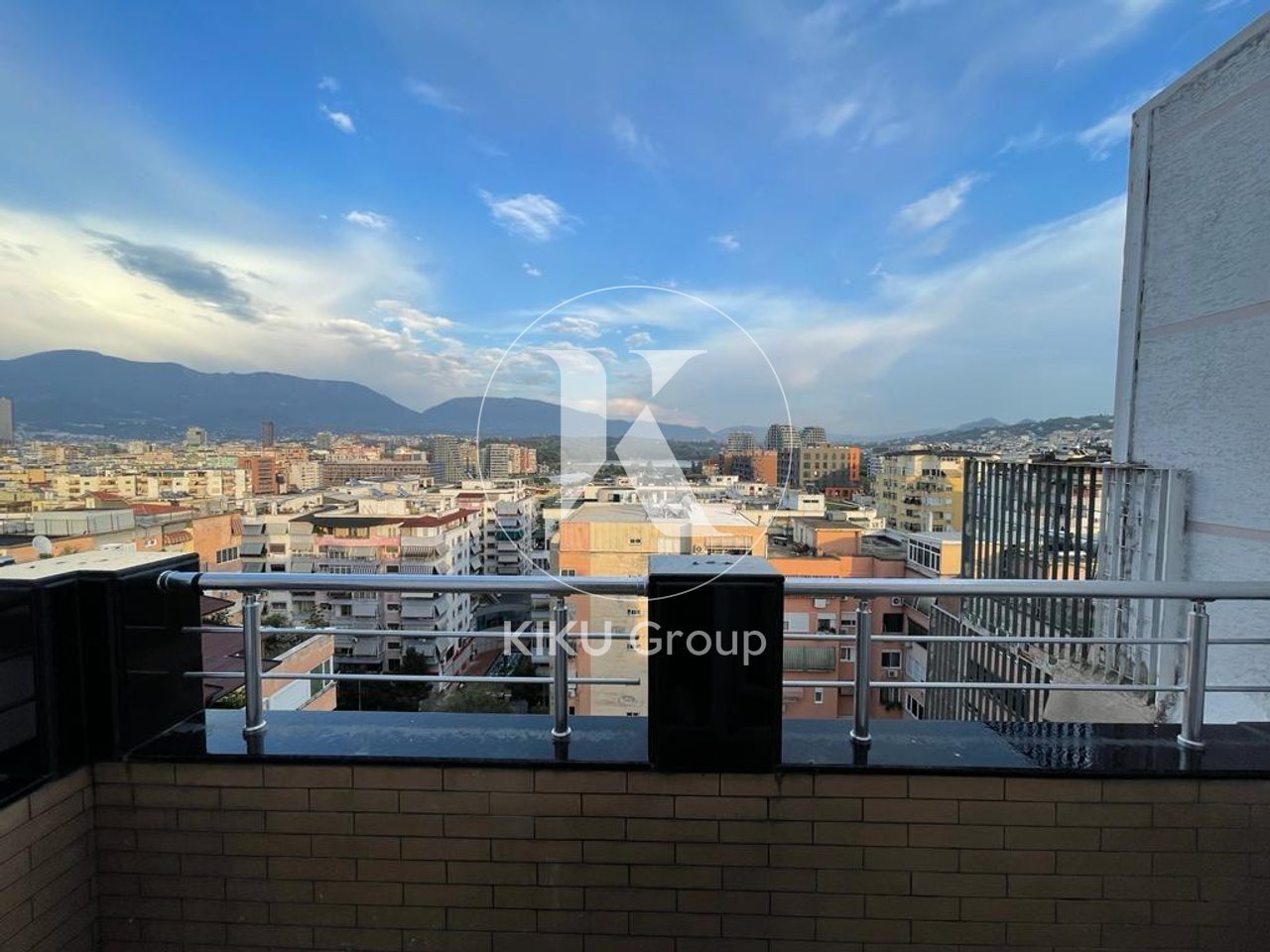 🏠 Jepet Apartament me Qira – Komuna e Parisit