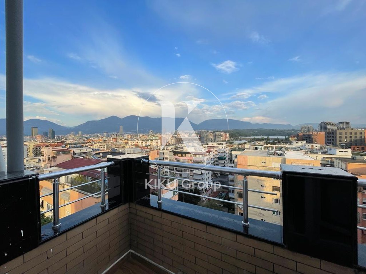 🏠 Jepet Apartament me Qira – Komuna e Parisit