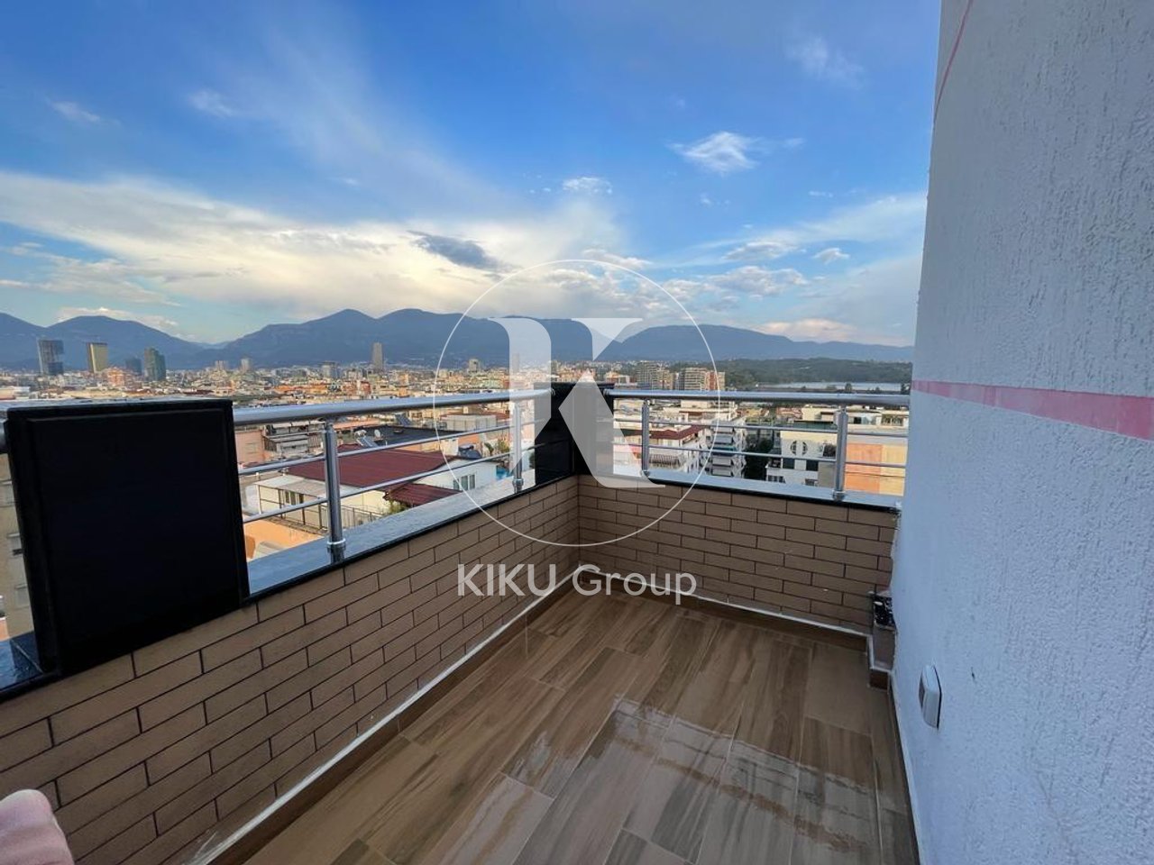 🏠 Jepet Apartament me Qira – Komuna e Parisit