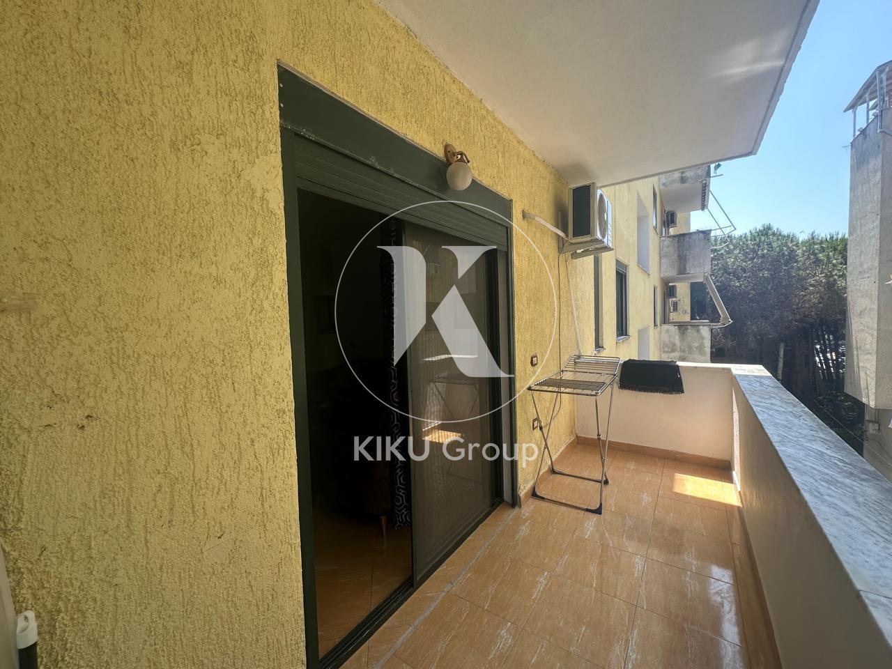 🏡 Shitet Apartament 1+1 me Ballkon  -  📍 Mali i Robit