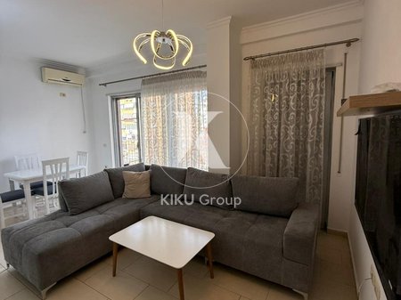 🏢 APPARTAMENTO 1+1 IN AFFITTO – VIA KAVAJË, TIRANA