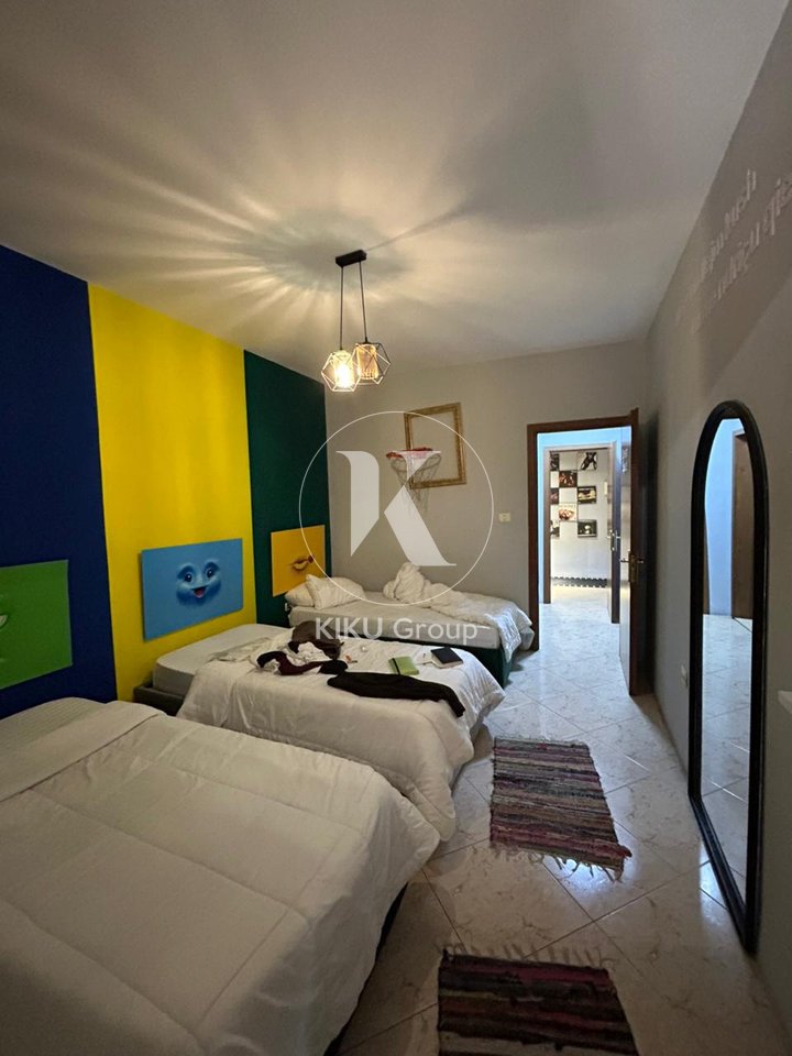 Shitet apartament 3+1+2 në 📍Rruga Nikola Tupe, Bllok.