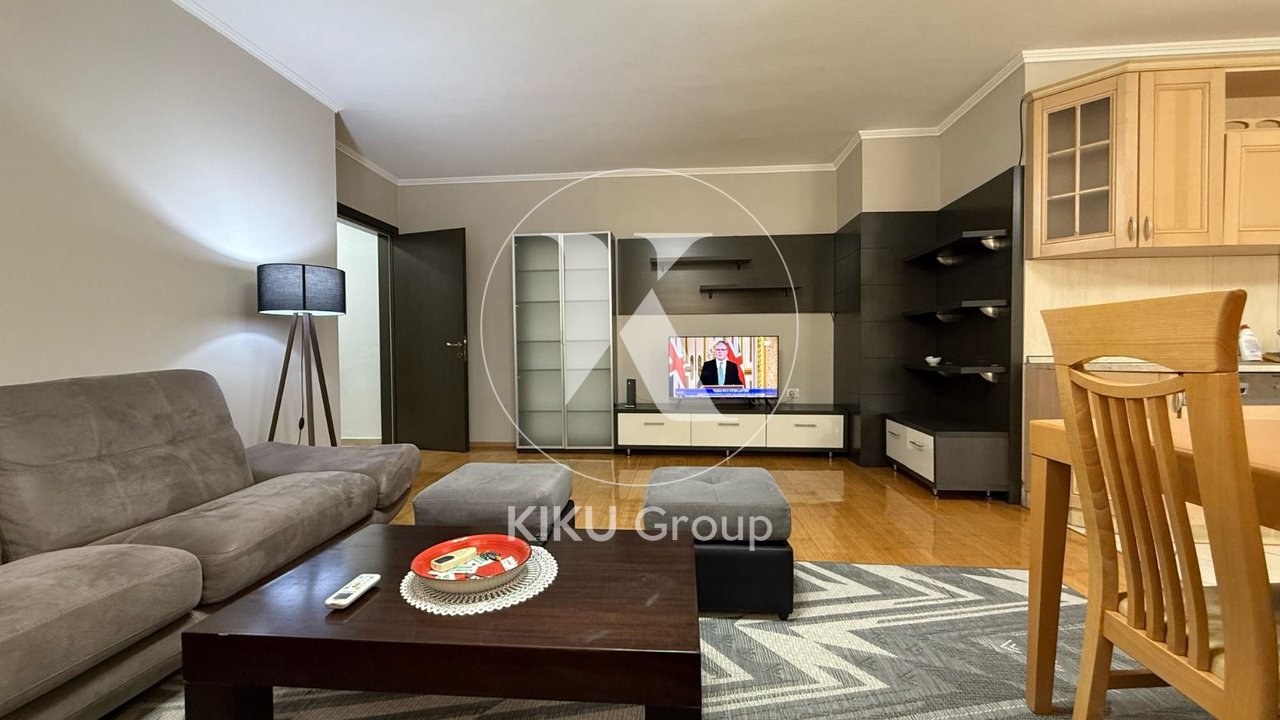 Shitet apartament 2+1 pranë Stadiumit Air Albania Rruga e Elbasanit!