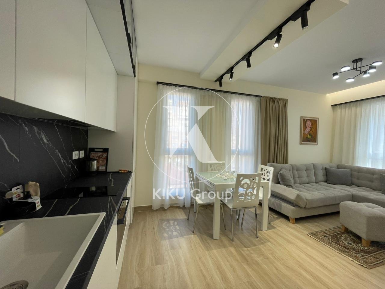 🏢 Apartament 1+1 me qera – 21 Dhjetori, Tiranë