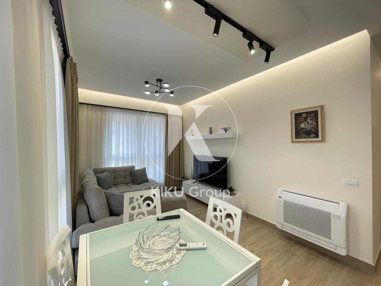 🏢 Apartament 1+1 me qera – 21 Dhjetori, Tiranë