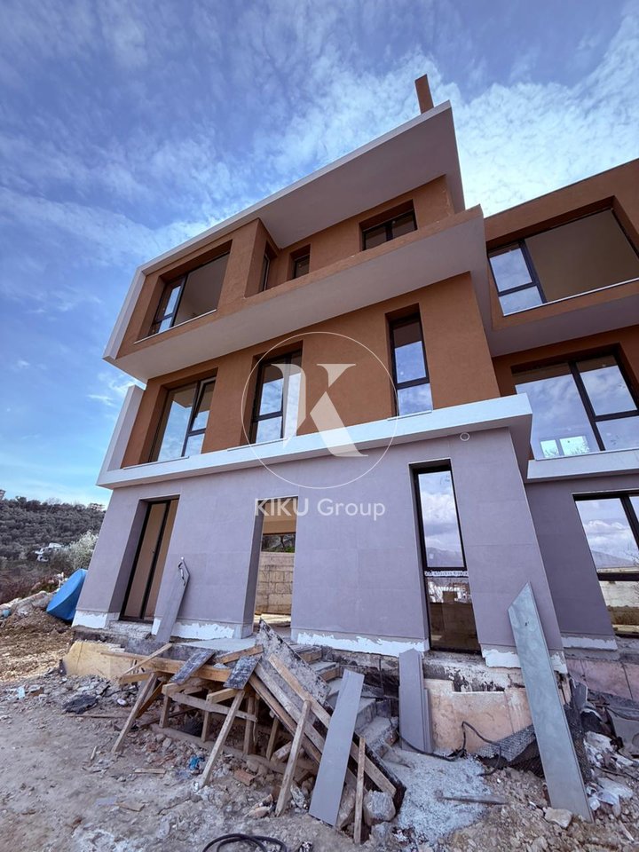 🏡 SHITET VILË 3-KATËSHE ME PISHINË – PRANË LIQENIT TË THATË, TIRANË