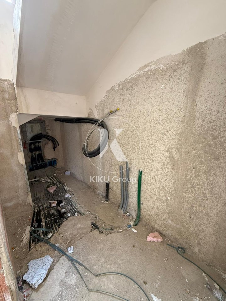 🏡 SHITET VILË 3-KATËSHE ME PISHINË – PRANË LIQENIT TË THATË, TIRANË