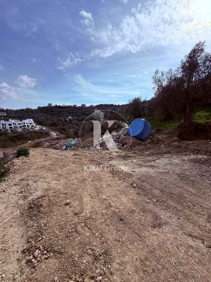 🏡 SHITET VILË 3-KATËSHE ME PISHINË – PRANË LIQENIT TË THATË, TIRANË