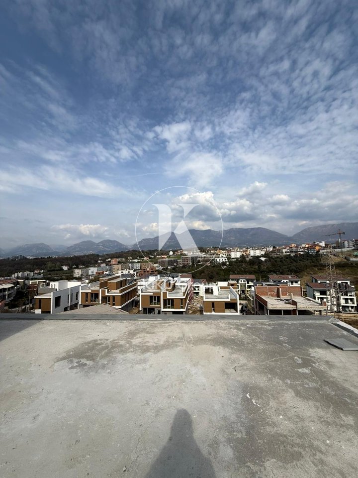 🏡 SHITET VILË 3-KATËSHE ME PISHINË – PRANË LIQENIT TË THATË, TIRANË