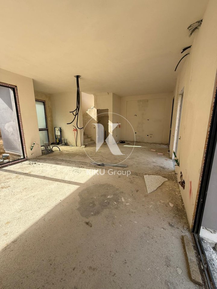 🏡 SHITET VILË 3-KATËSHE ME PISHINË – PRANË LIQENIT TË THATË, TIRANË