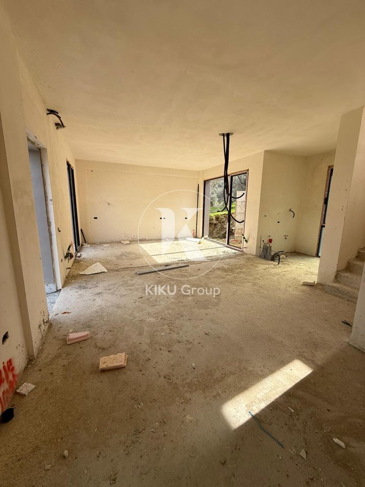 🏡 SHITET VILË 3-KATËSHE ME PISHINË – PRANË LIQENIT TË THATË, TIRANË