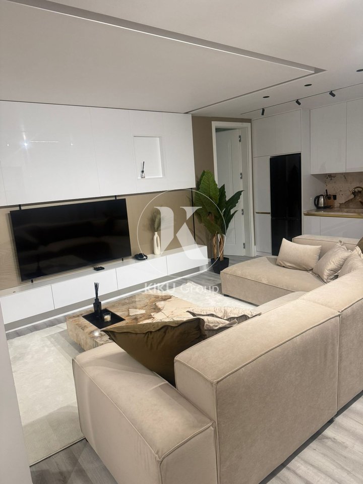 Apartament luksoz 2+1+2 me qira në Bllok