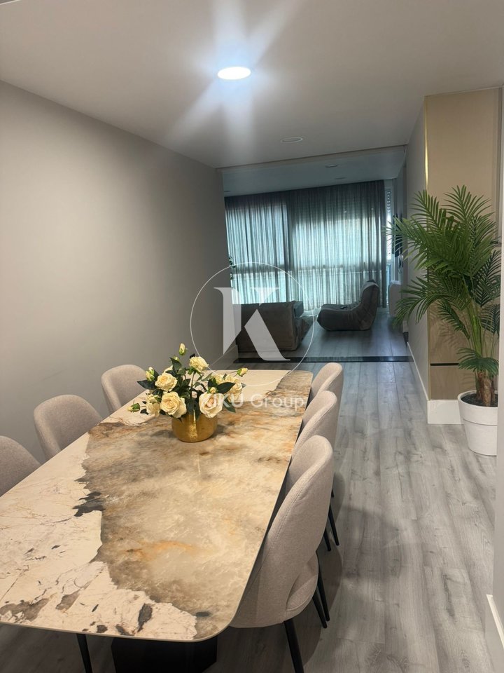 Apartament luksoz 2+1+2 me qira në Bllok