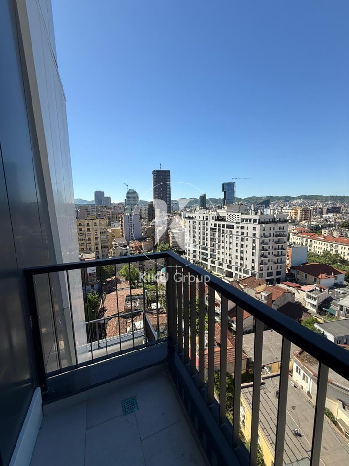 🏢 Ambient për Zyra me Qira – Rruga e Barrikadave
