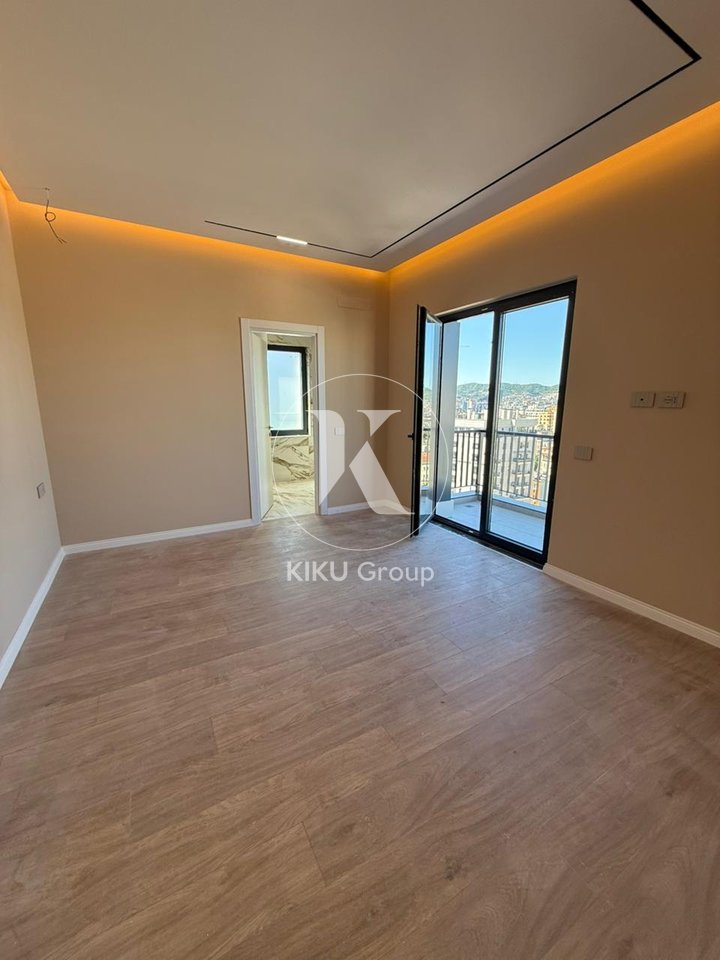 🏢 Ambient për Zyra me Qira – Rruga e Barrikadave