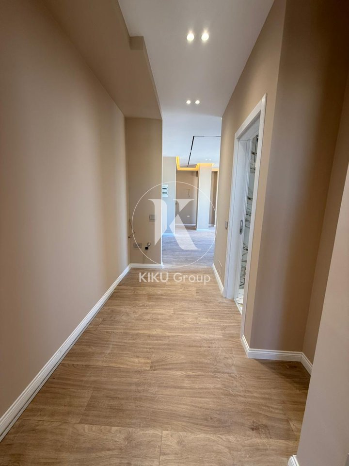 🏢 Ambient për Zyra me Qira – Rruga e Barrikadave
