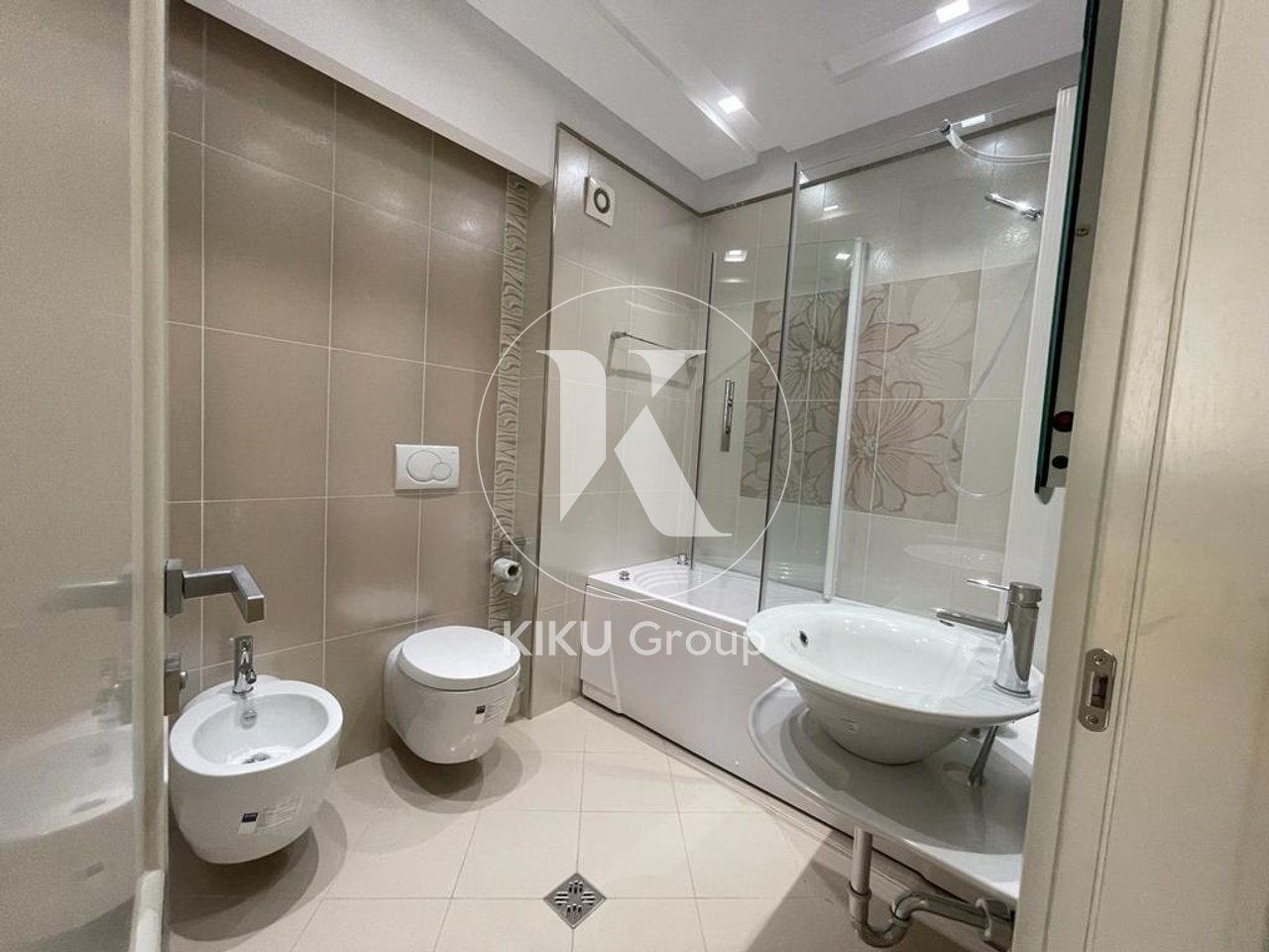 🏡 Jepet me qira apartament 3+1+2 – Liqeni, Ambasador 2