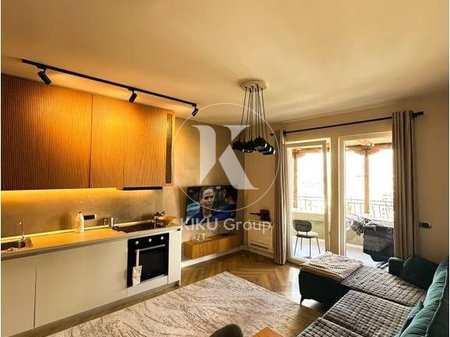 Shitet Apartament 1+1 – Tregu Elektrik/Ali Demi