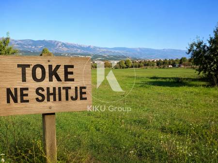 Shitet Tokë 1000 m² në 📍Vaqarr – Mundësi ideale për ndërtim dhe investim
