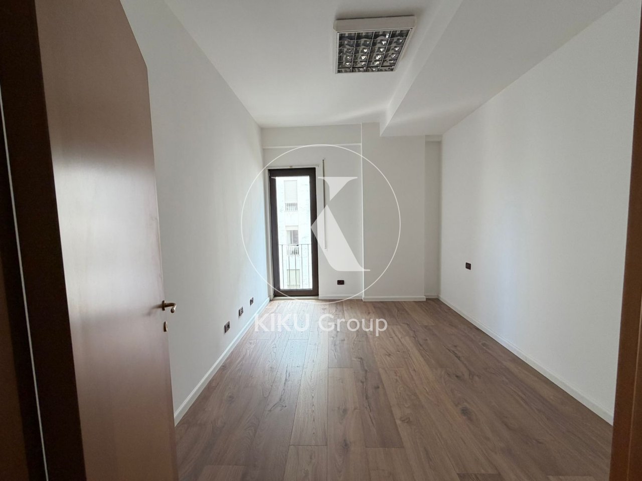 🏢 Ambient për Qira – Zona Garda