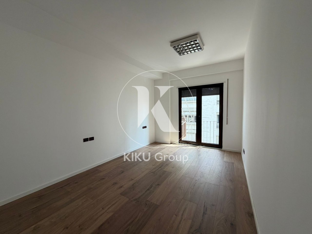 🏢 Ambient për Qira – Zona Garda