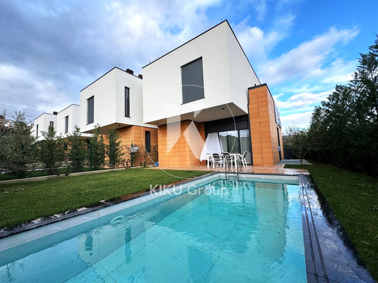 🏡 Luxury Villa for Rent – Olive Grove Residence