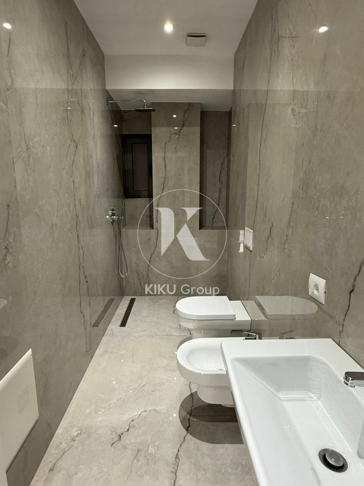 🏢 Ufficio in Affitto – 📍Bllok