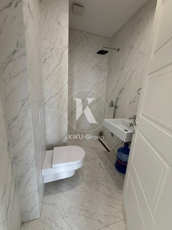 🏢 Ufficio in Affitto – 📍Bllok