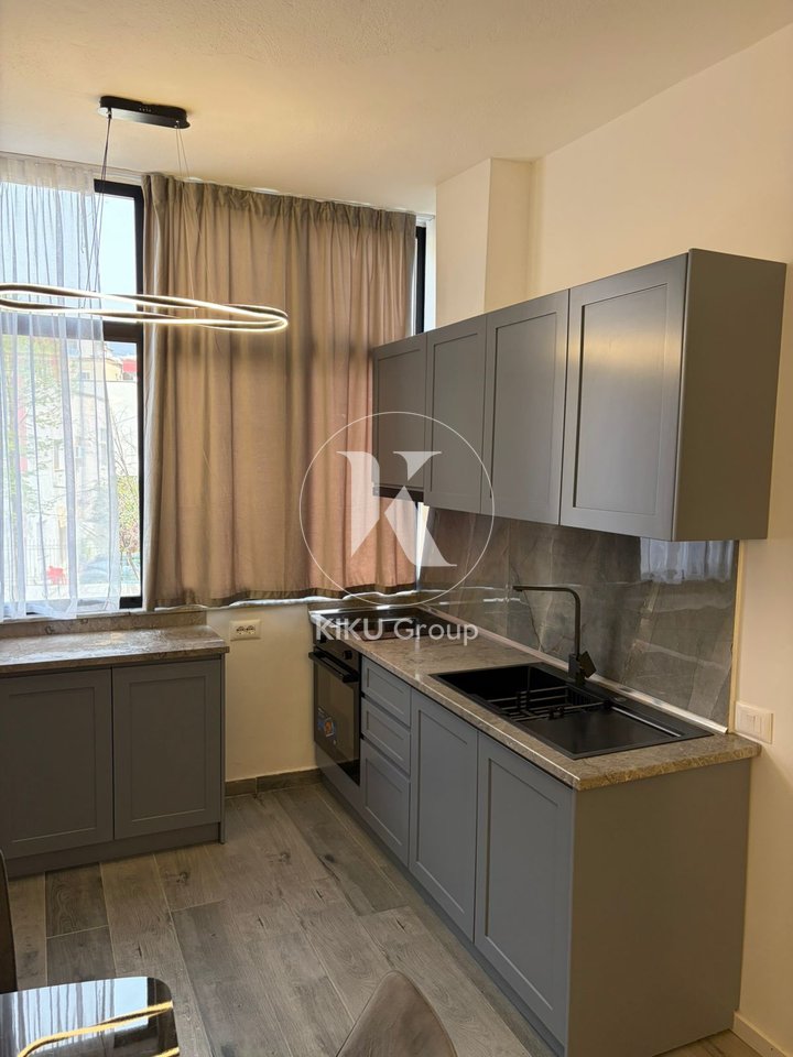 APARTAMENT 1+1 ME QERA NË QENDËR