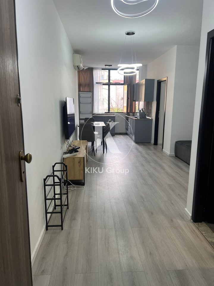 APARTAMENT 1+1 ME QERA NË QENDËR